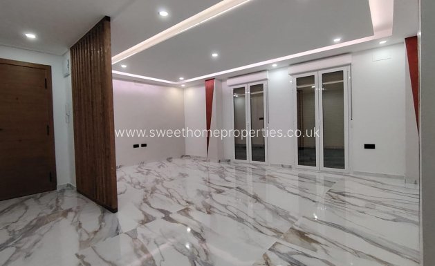 Apartment - Herverkoop - Elche -
                Carrus