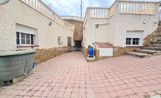 Casa cueva - Reventa - Algueña -
                Algüeña - La Romana