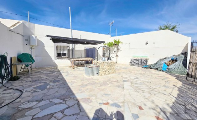 Casa cueva - Reventa - La Romana -
                LA ROMANA