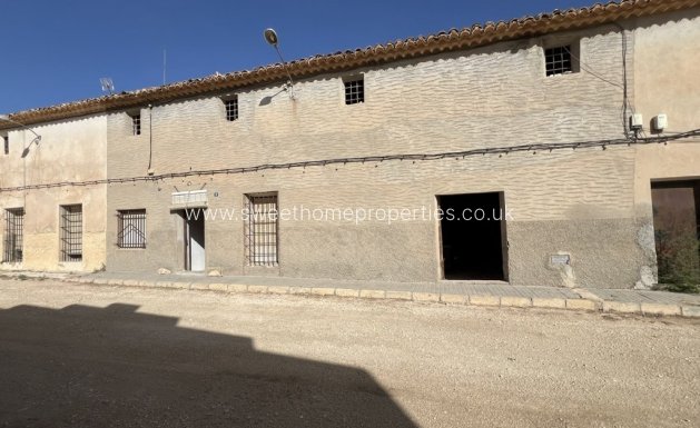 Casa de campo - Reventa - Pinoso -
                Pinoso