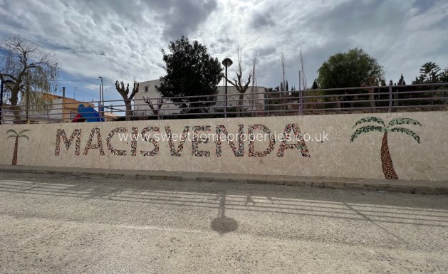 Commercial - Resale - Macisvenda -
                Macisvenda