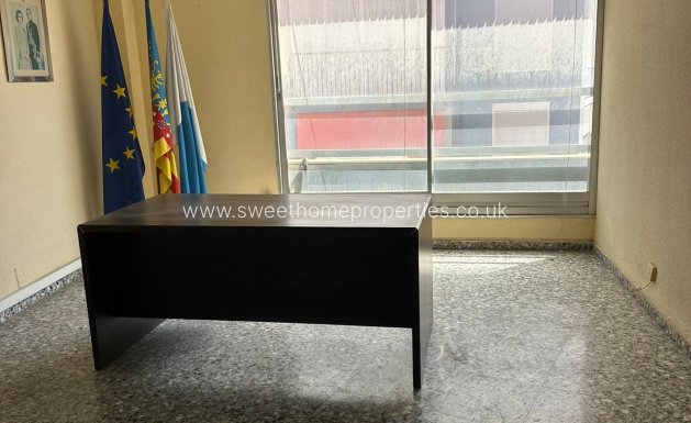Commercial - Reventa - Alicante -
                Centro