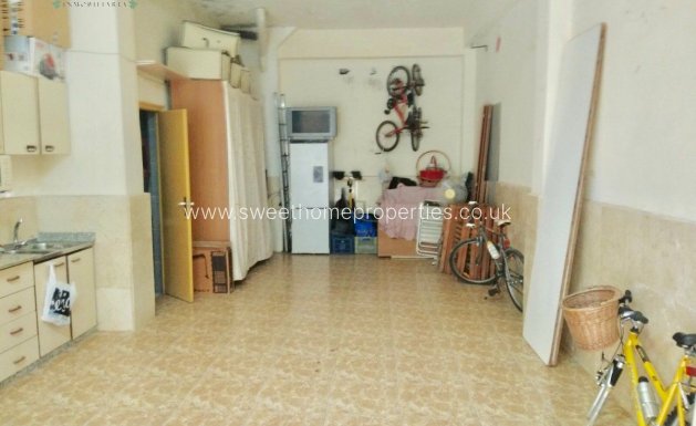 Commercial - Reventa - Aspe - La coca