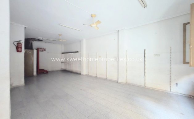 Commercial - Reventa - Aspe - La coca