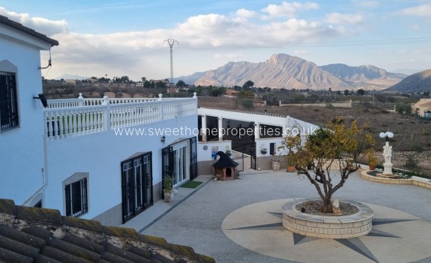 Country house - Resale - Hondon De Los Frailes -
                Hondón de los Frailes