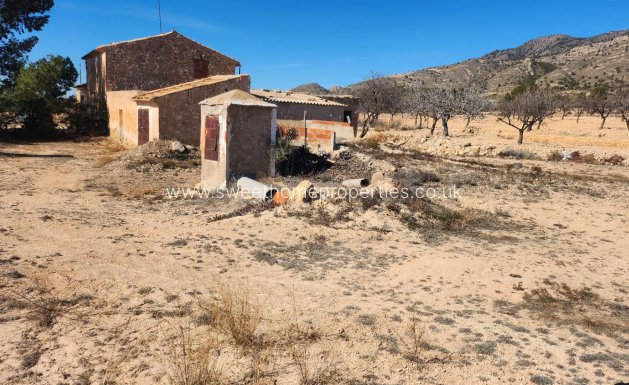 Country house - Resale - Jumilla -
                Carretera pinoso-jumilla