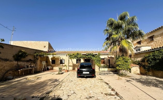 Country house - Resale - Pinoso -
                Pinoso