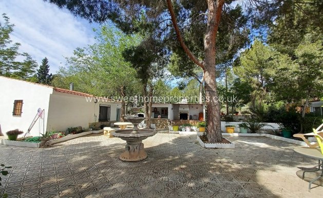 Country house - Resale - Sax -
                Sax