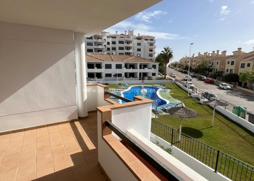 Herverkoop - Apartment - Villamartin - Campoamor golf resort