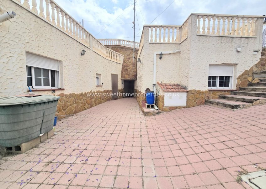 Herverkoop - Cave house - Algueña - Algüeña - La Romana