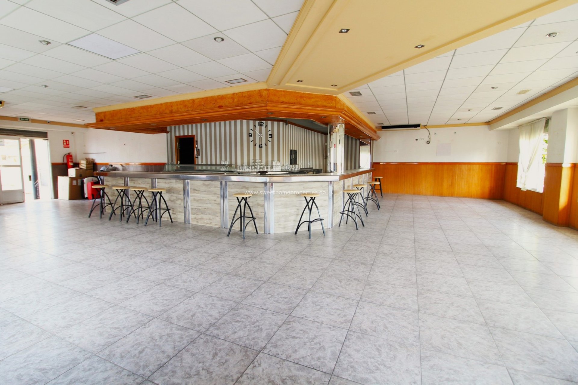 Herverkoop - Commercial - Jacarilla