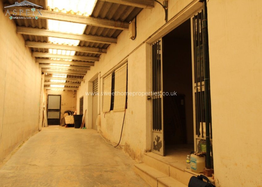 Herverkoop - Commercial - Monovar - OTRAS