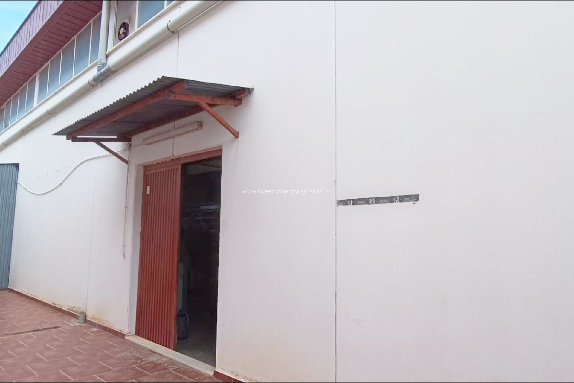 Herverkoop - Commercial - Monovar - Pastoret