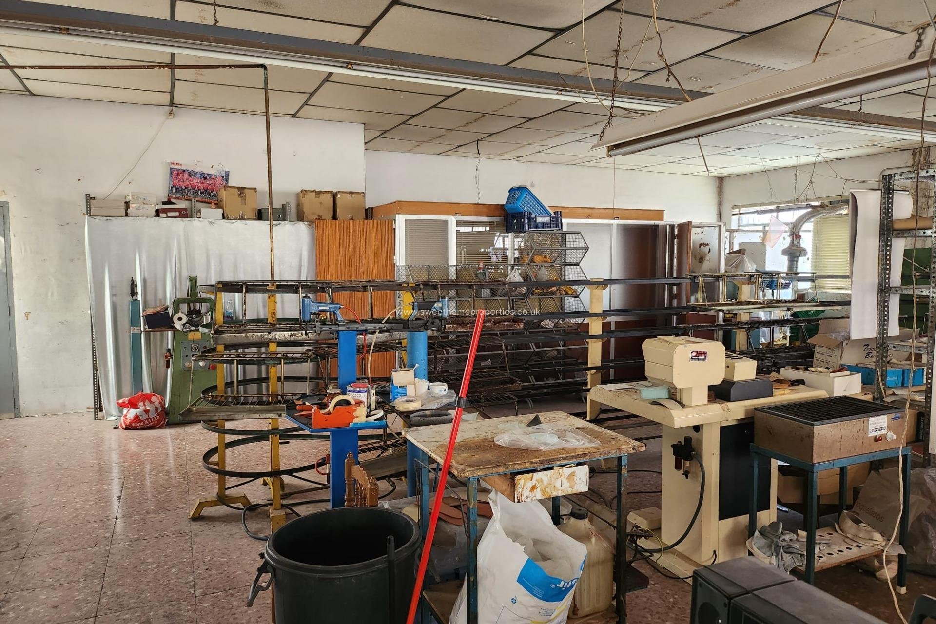 Herverkoop - Commercial - Petrer - La Foia