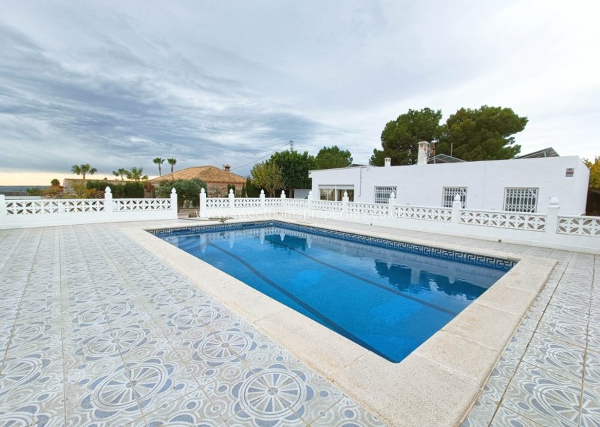 Herverkoop - Country house - Albatera