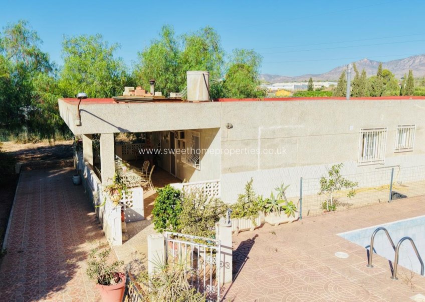 Herverkoop - Country house - Crevillente