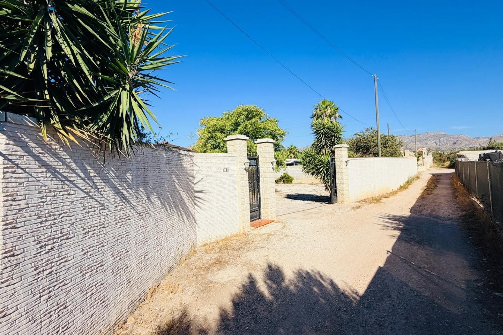 Herverkoop - Country house - Crevillente