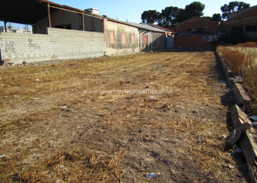 Herverkoop - Plot - Aspe - El castillo