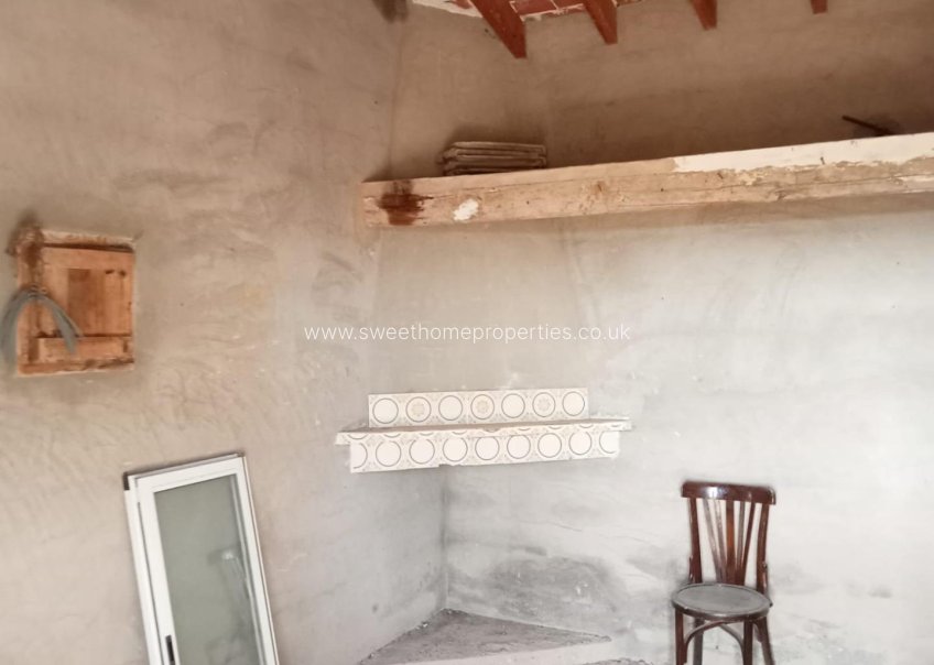 Herverkoop - Plot - Novelda - CENTRO