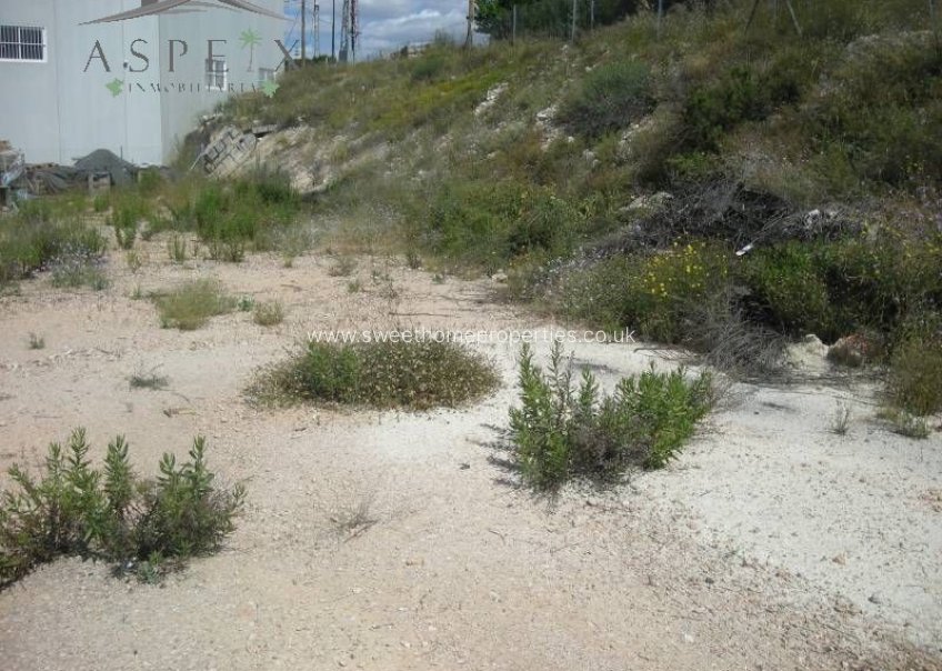 Herverkoop - Plot - Novelda - Novelda/La Romana