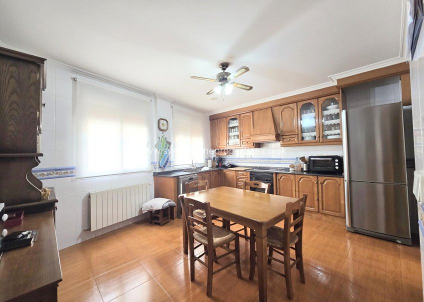 Herverkoop - Town house - Aspe - Centro