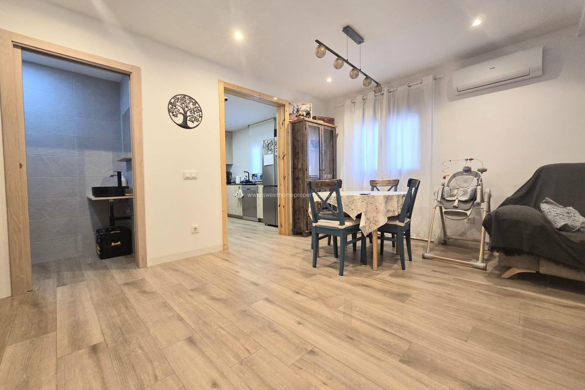 Herverkoop - Town house - Aspe - La nía