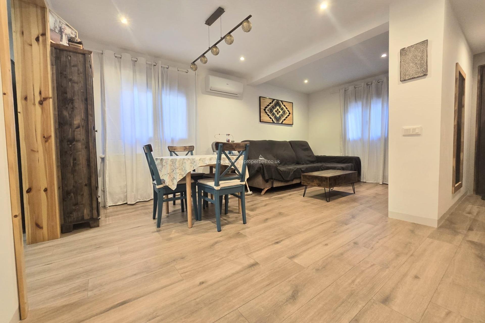 Herverkoop - Town house - Aspe - La nía