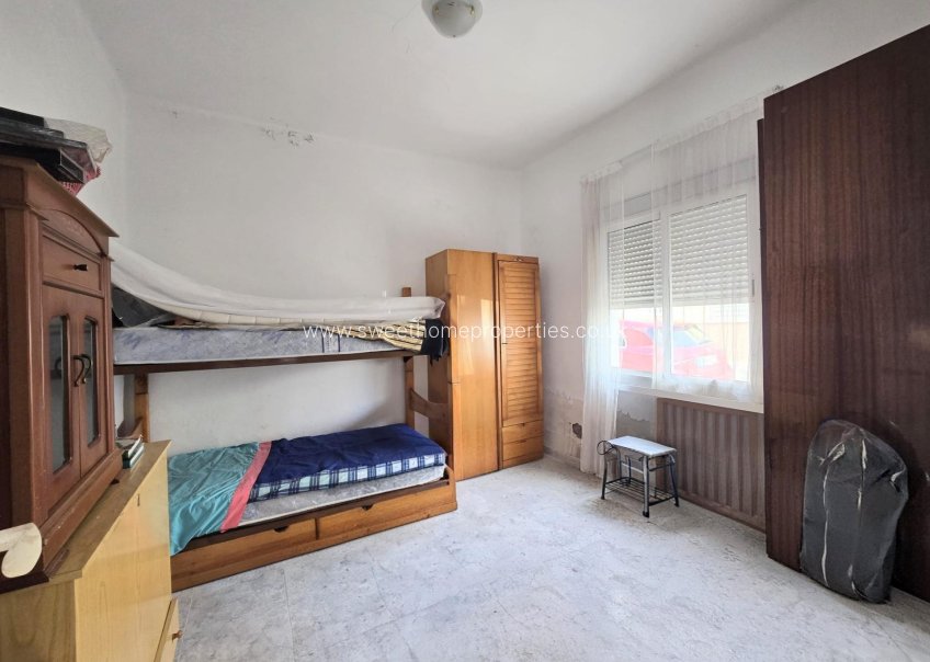 Herverkoop - Town house - Aspe - La nía