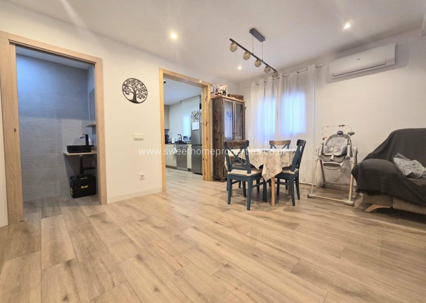 Herverkoop - Town house - Aspe - La nía