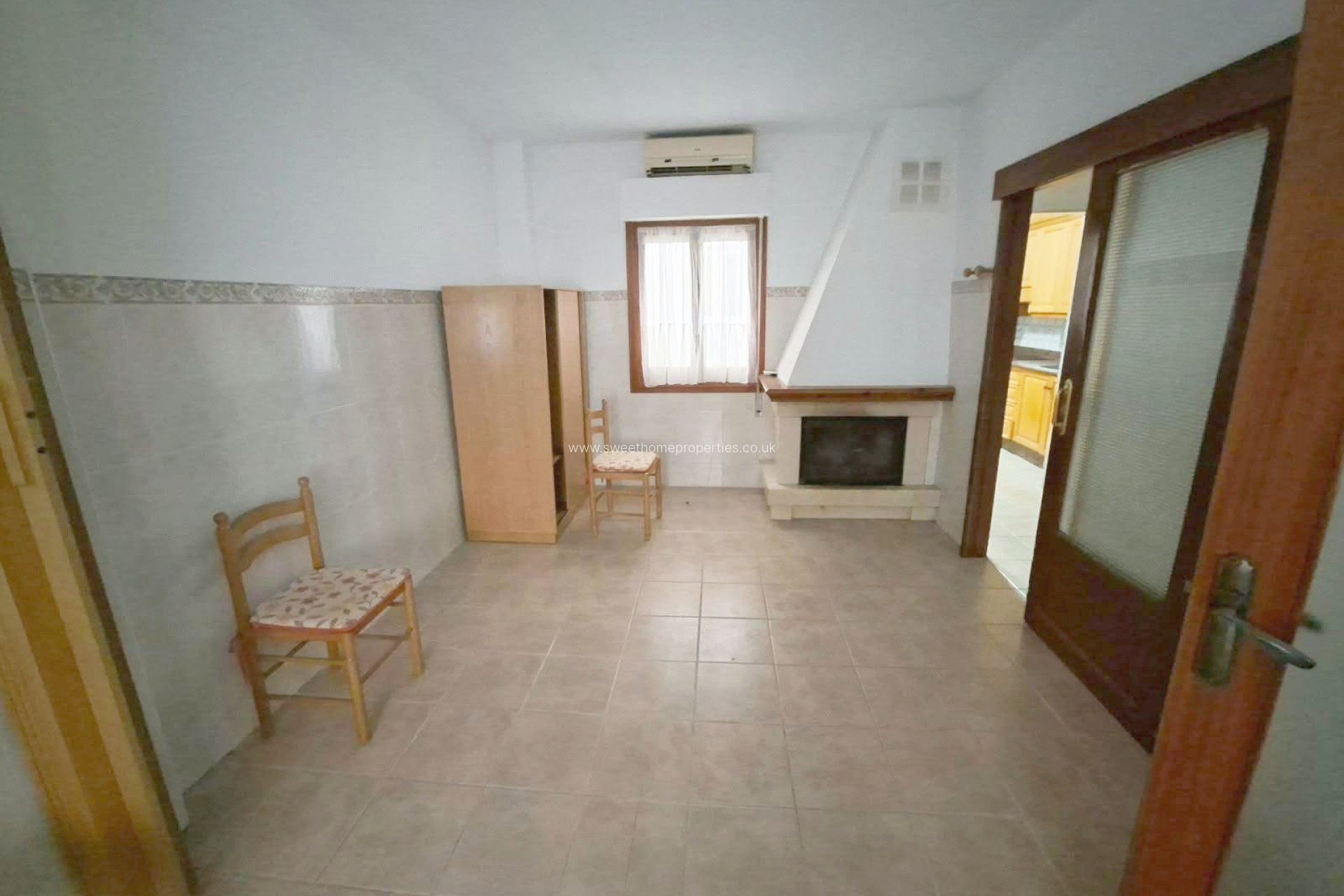 Herverkoop - Town house - Aspe - La nía