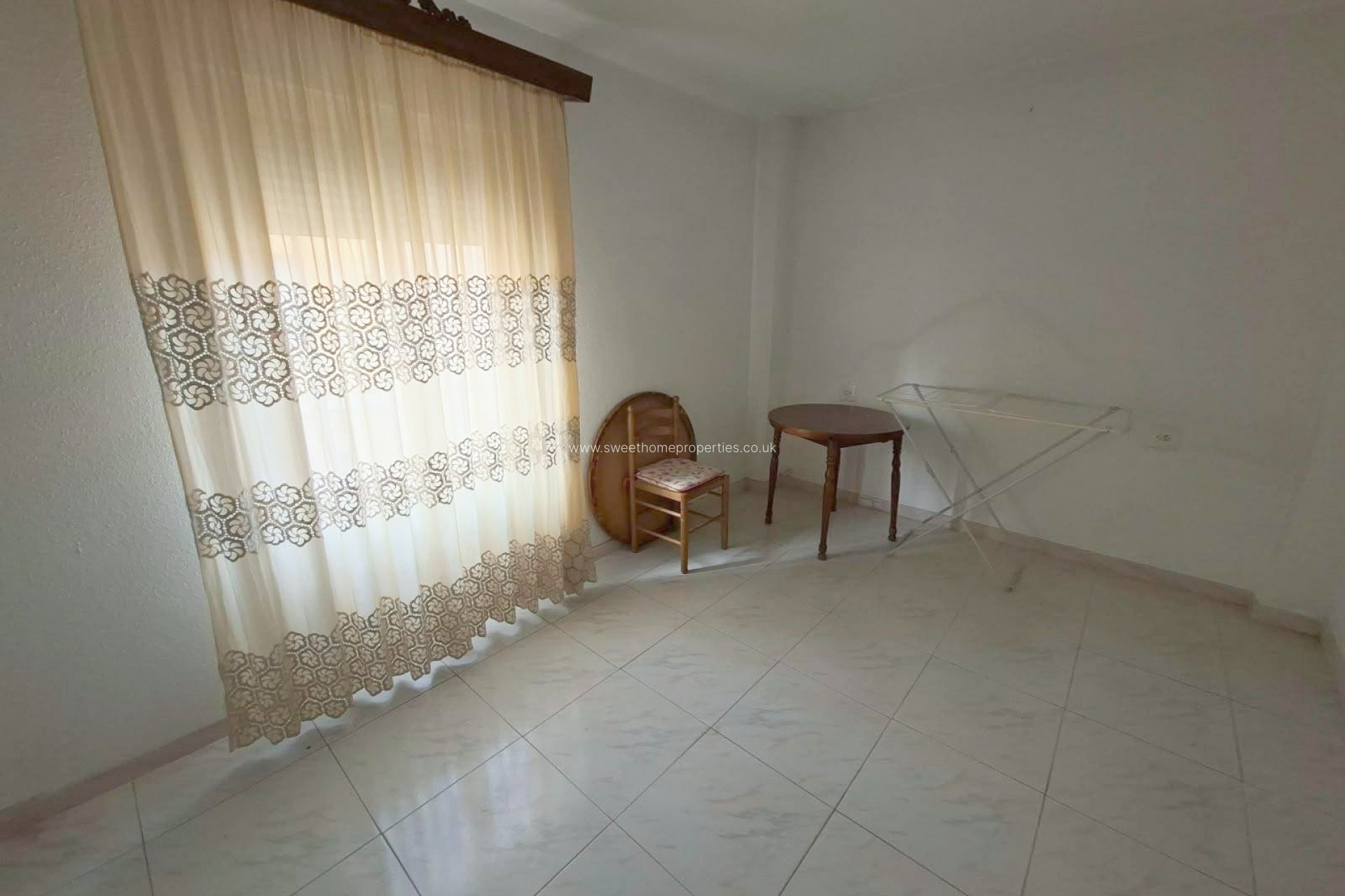 Herverkoop - Town house - Aspe - La nía