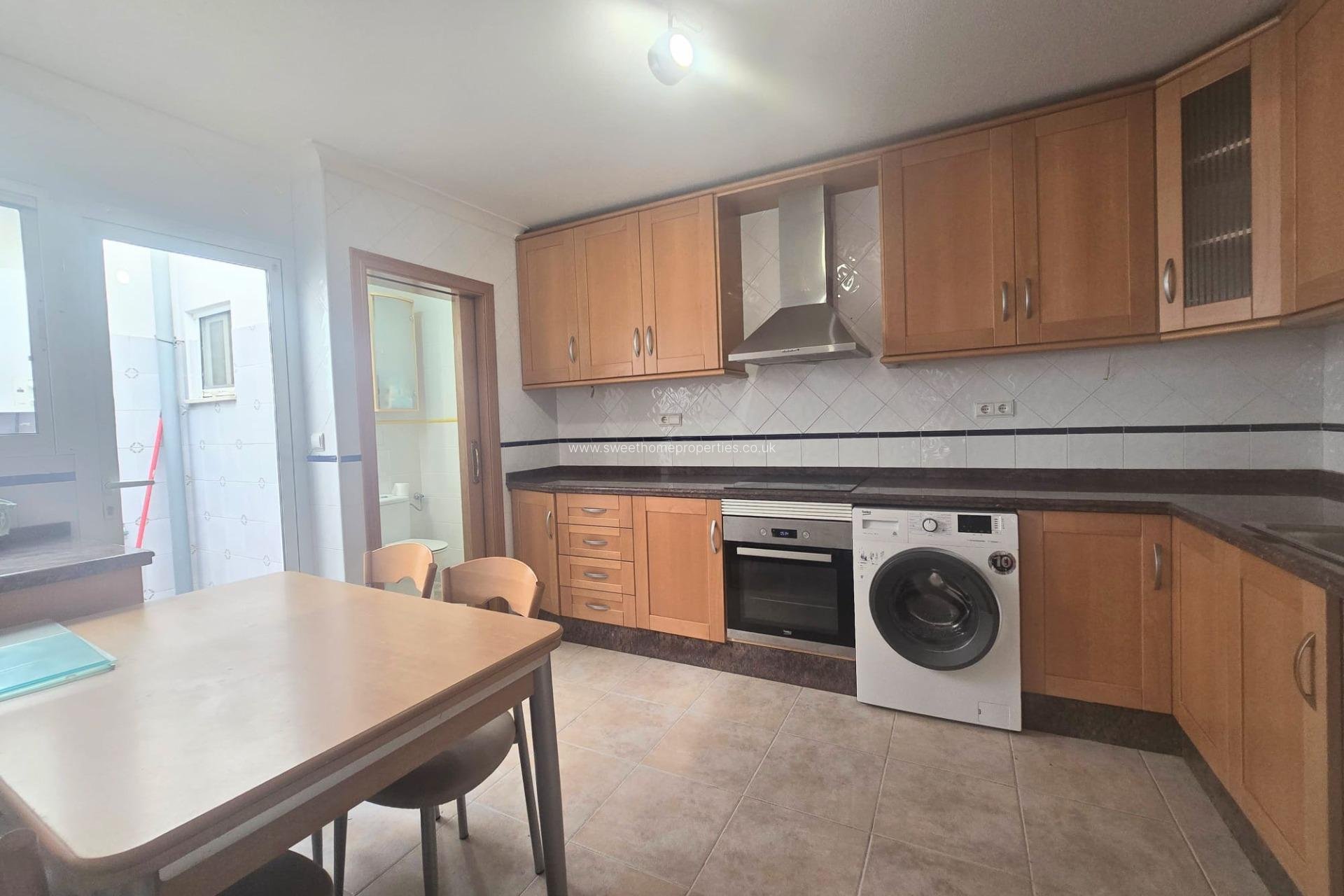 Herverkoop - Town house - Aspe - La nía