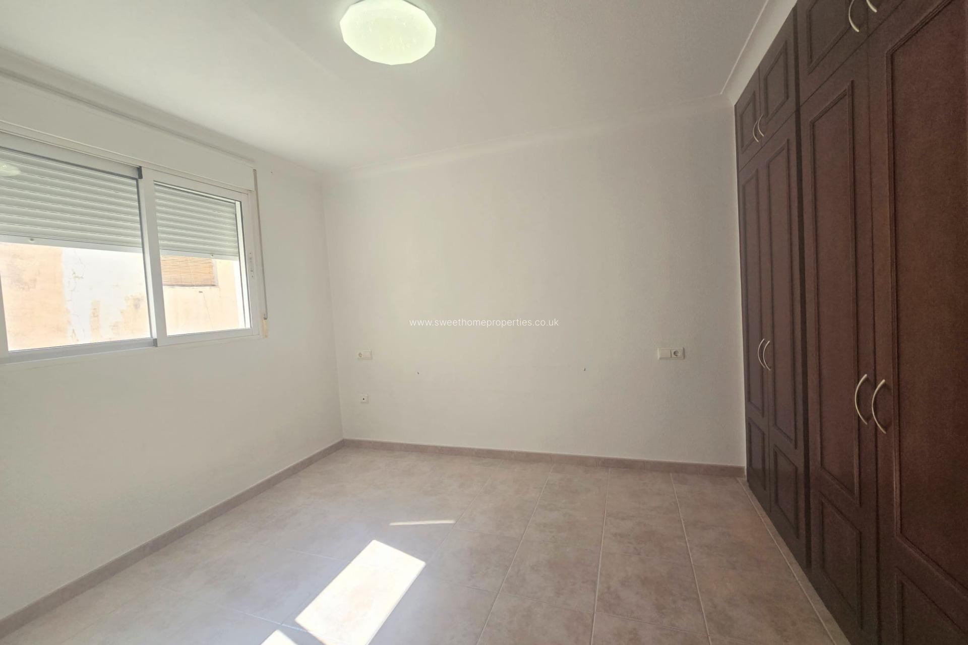 Herverkoop - Town house - Aspe - La nía