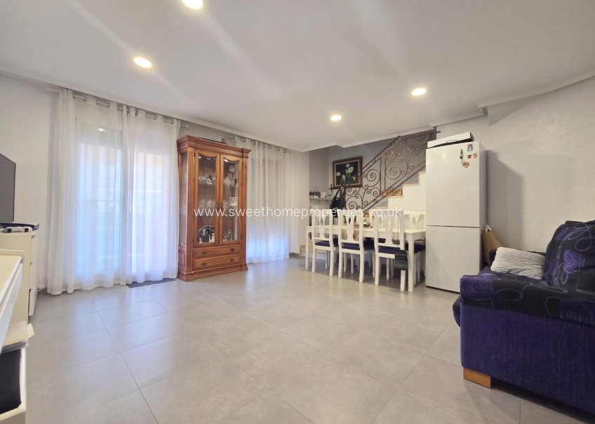 Herverkoop - Town house - Aspe - La nía