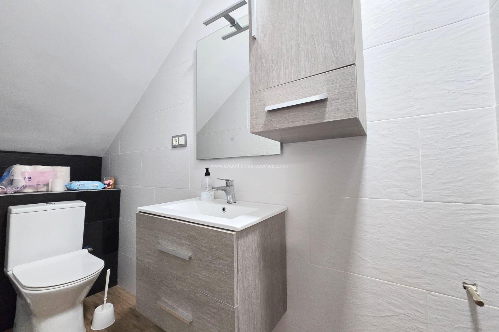 Herverkoop - Town house - Aspe - La nía