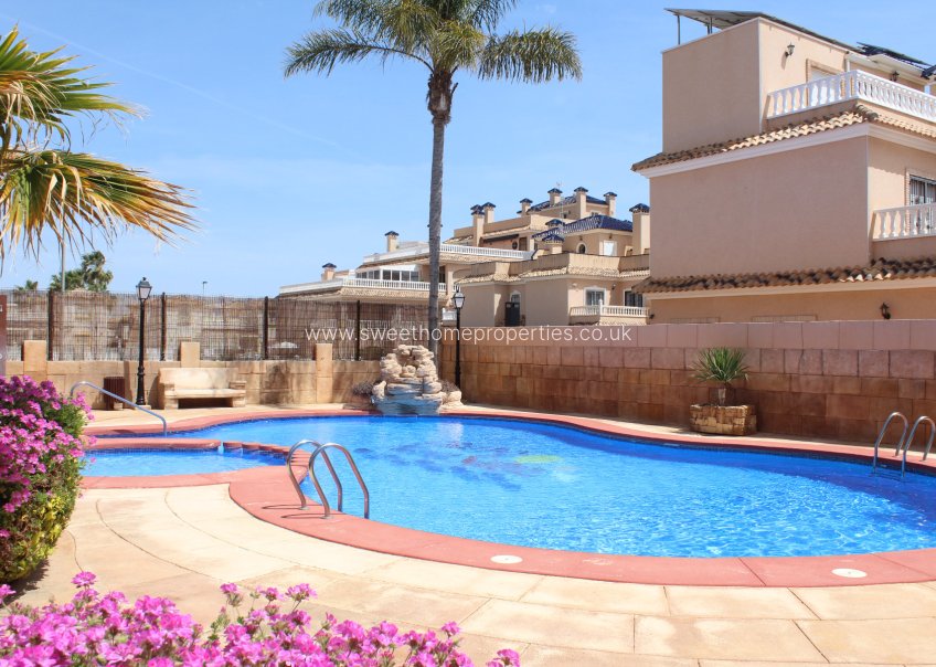 Herverkoop - Town house - Villamartin