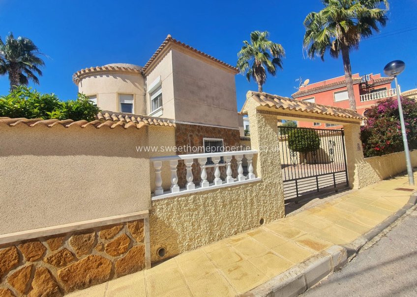 Herverkoop - Villa - Orihuela Costa - Villamartin