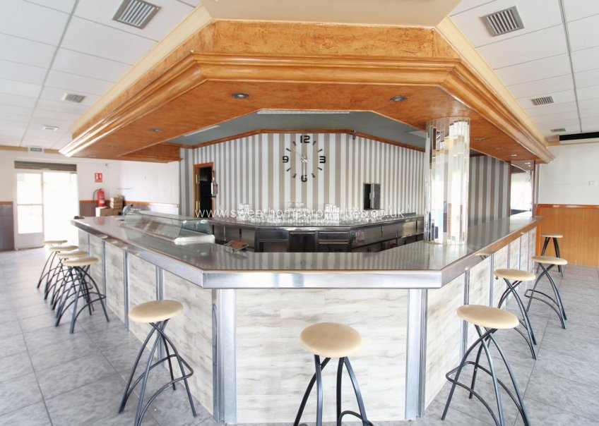 Obra nueva - Business - Jacarilla