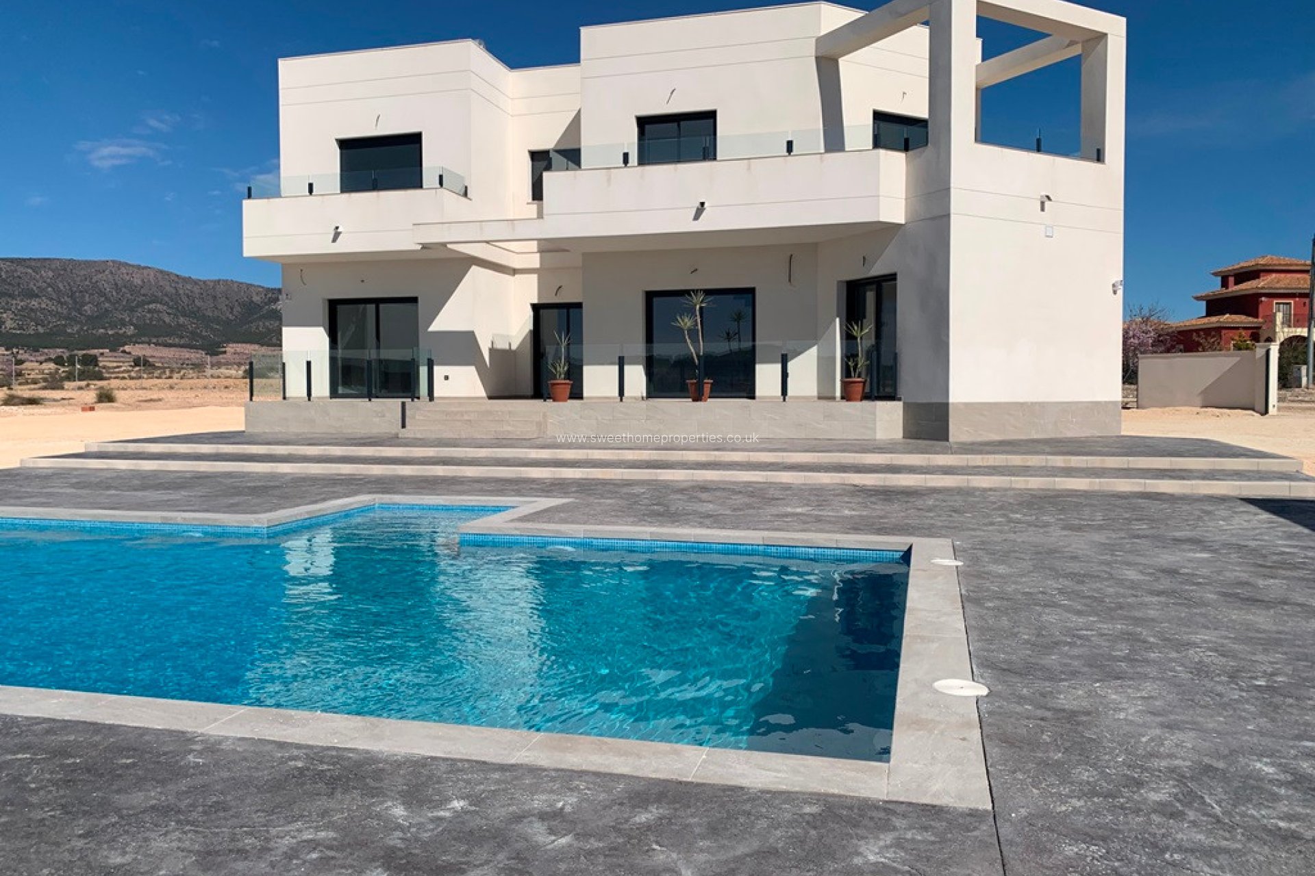 Obra nueva - Chalet - Pinoso