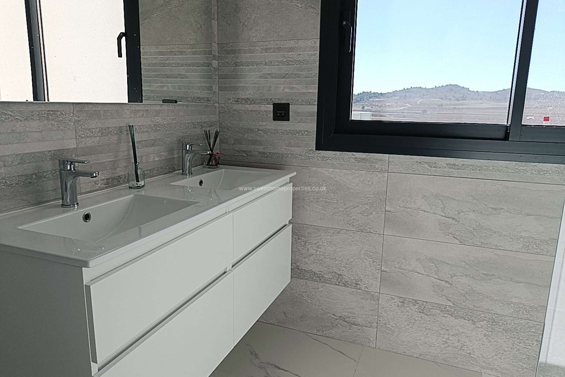 Obra nueva - Chalet - Pinoso