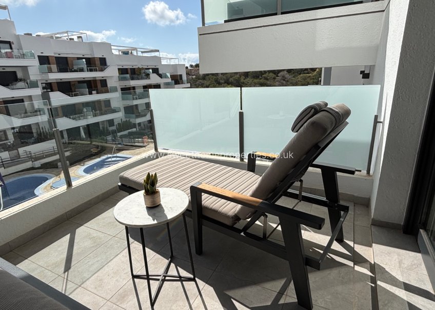 Resale - Apartment - Villamartin
