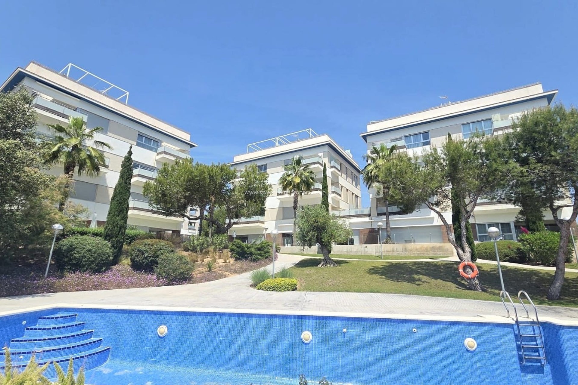 Resale - Apartment - Villamartin