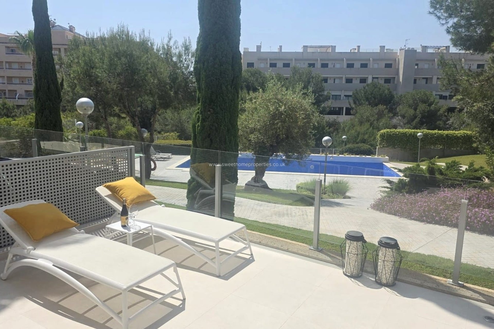 Resale - Apartment - Villamartin