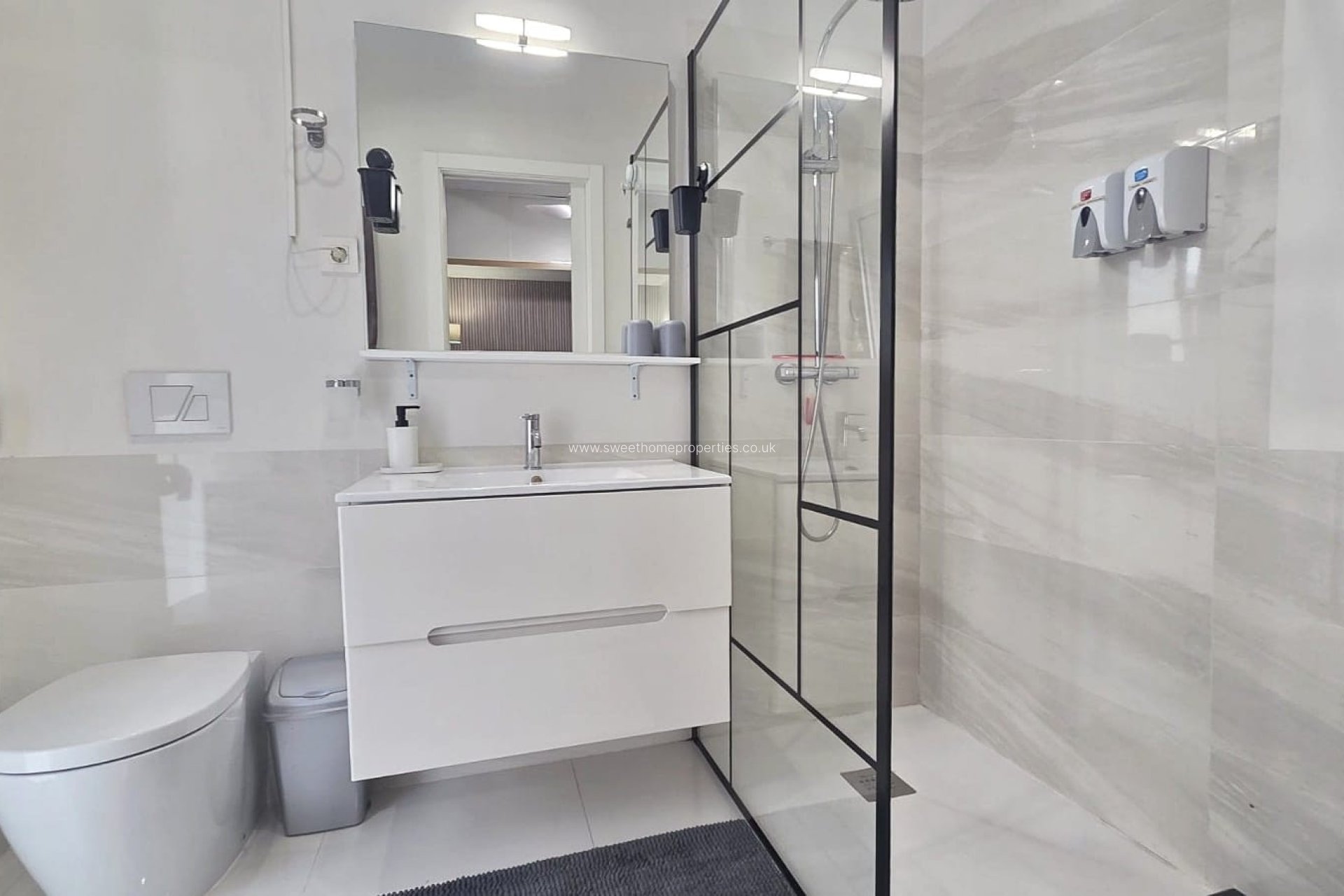 Resale - Apartment - Villamartin
