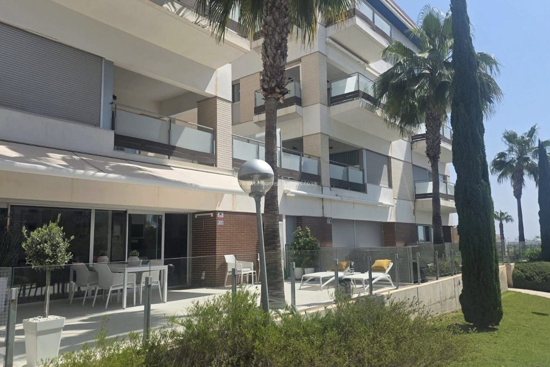 Resale - Apartment - Villamartin