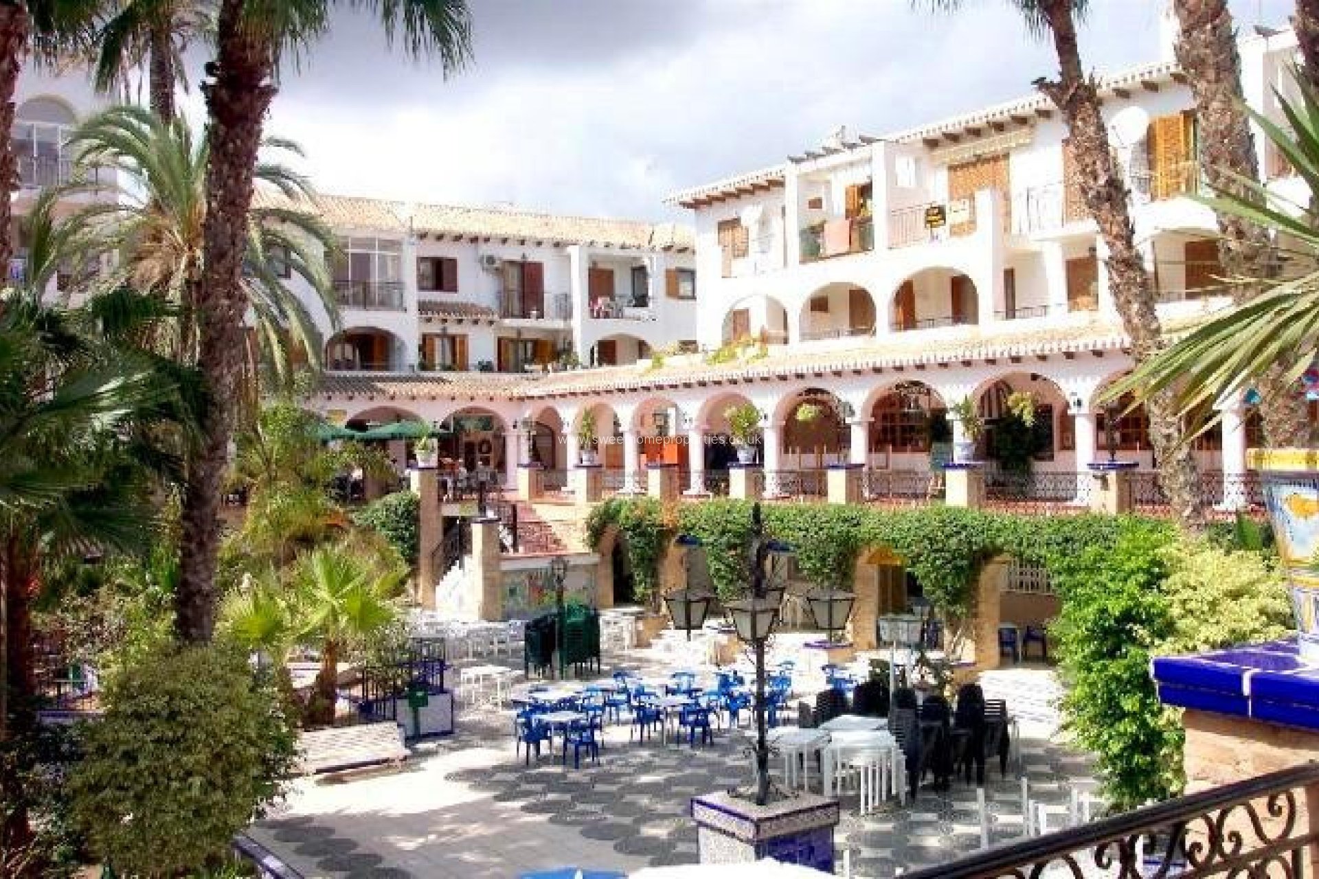 Resale - Apartment - Villamartin