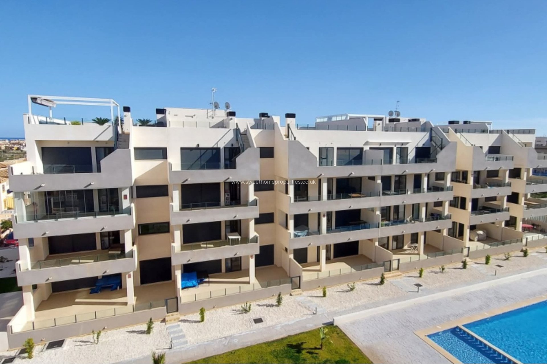 Resale - Apartment - Villamartin