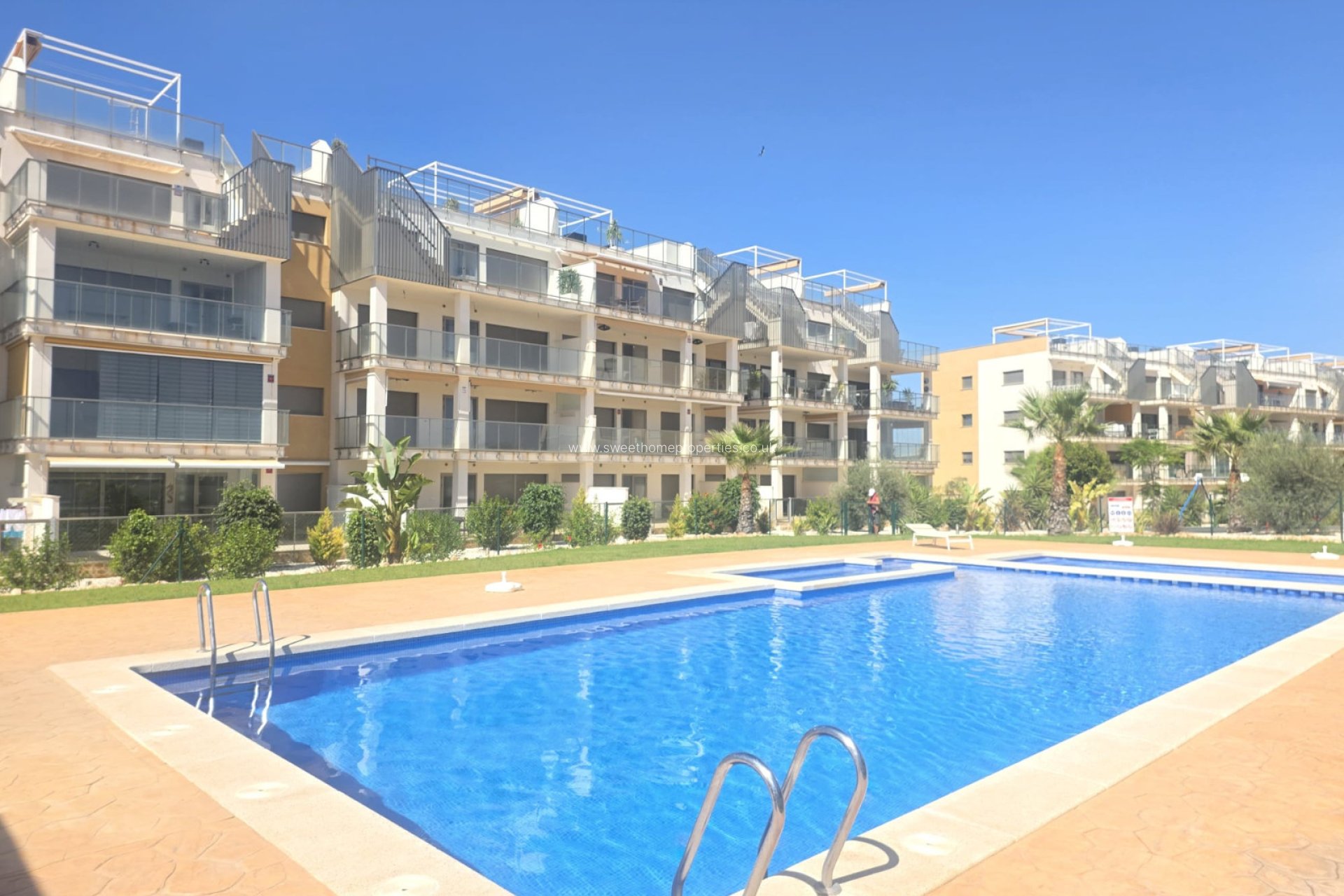 Resale - Apartment - Villamartin