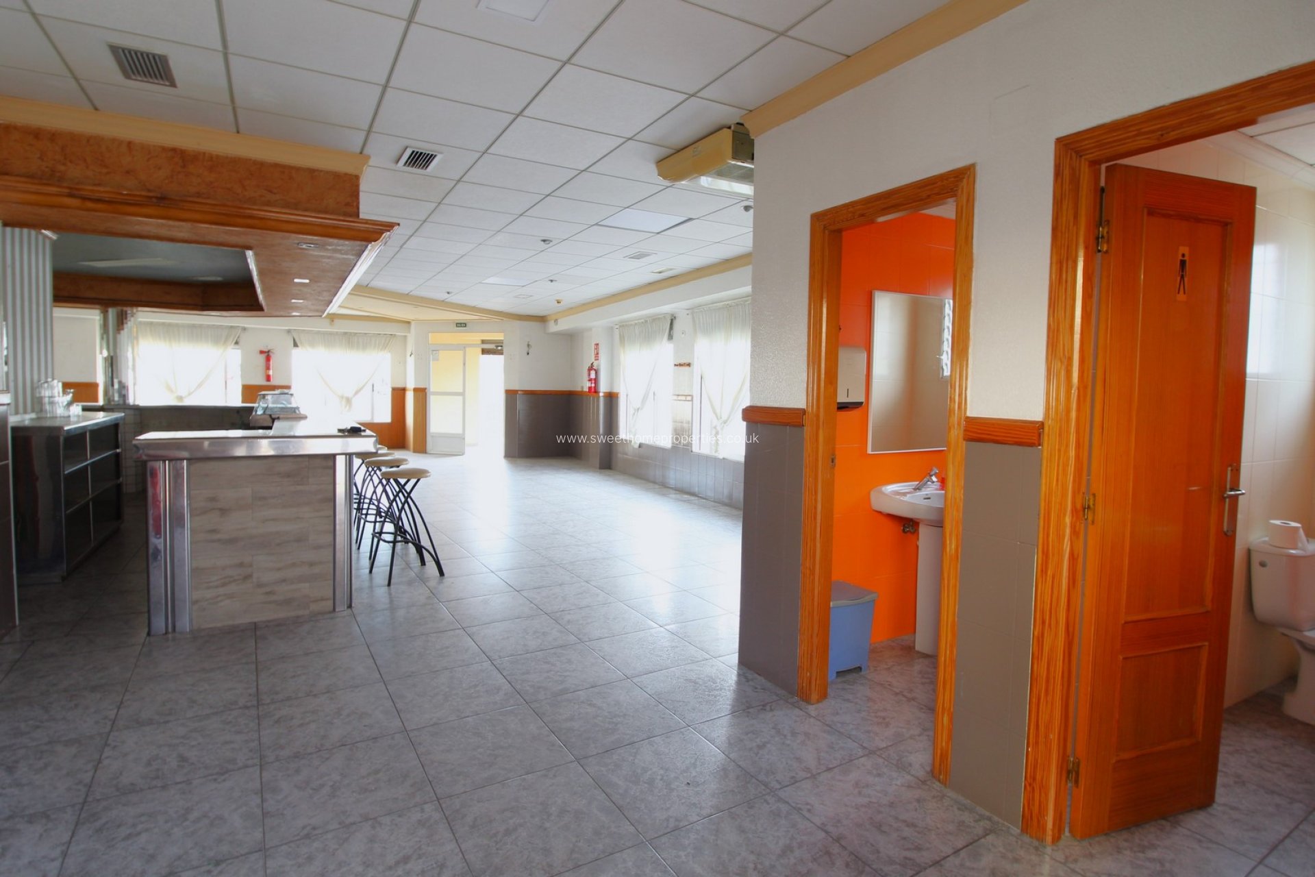 Resale - Commercial - Jacarilla