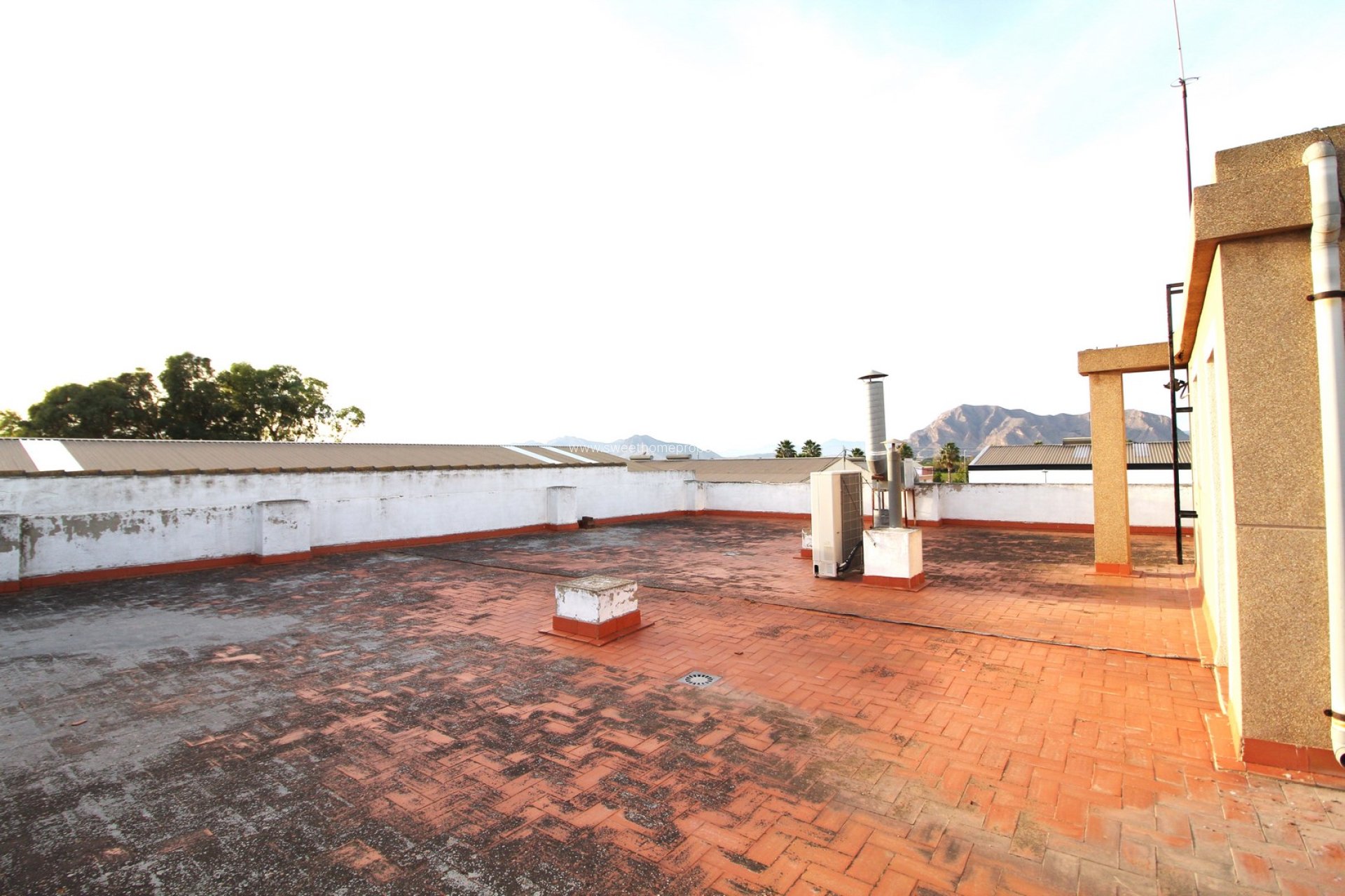 Resale - Commercial - Jacarilla